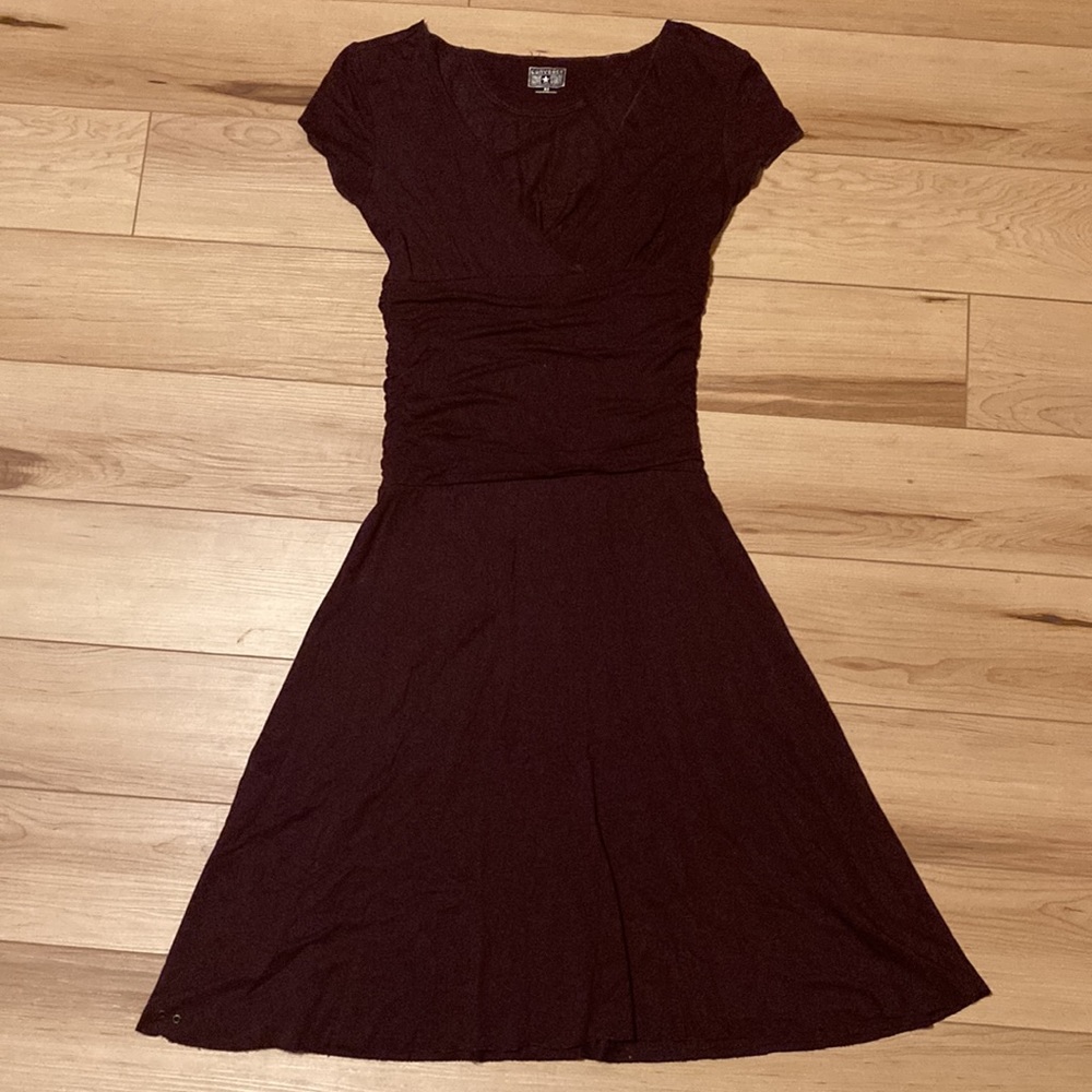 Converse One Star Women’s Red Casual Short Sleeve Dress Knee-Length XS